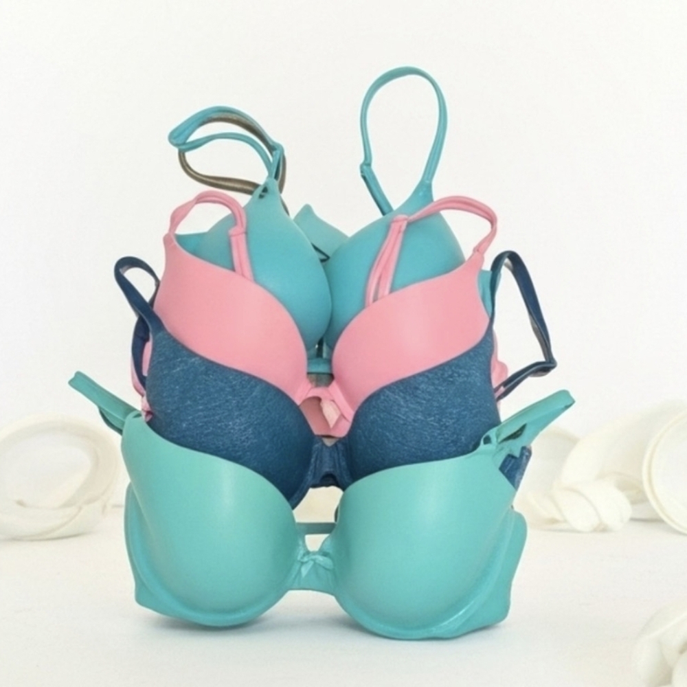 Victoria's Secret Women's Bra Bundle (4)